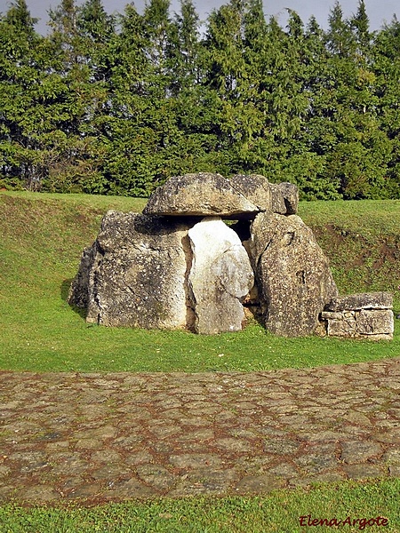 Dolmen de Aizkomendi