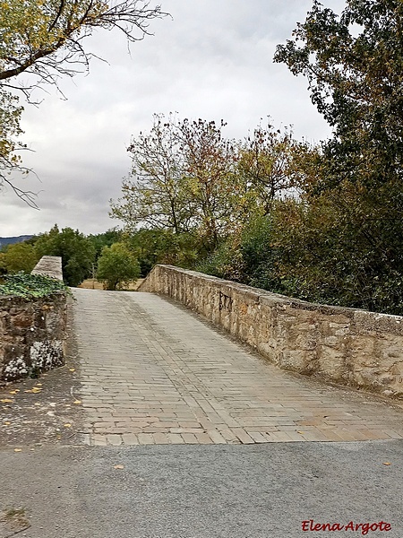 Puente medieval de Villanañe