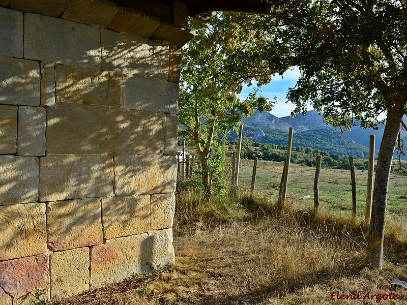 Ermita de San Julian y Santa Basilisa de Aistra