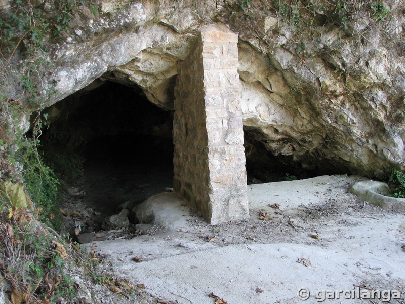 Cueva manantial de Benirrama