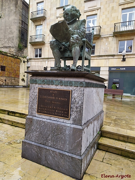 Escultura a Juan Carreño de Miranda