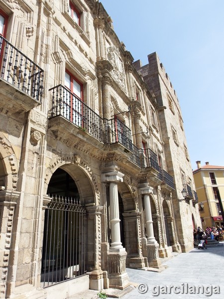 Palacio fortificado de Revillagigedo