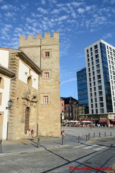 Palacio fortificado de Revillagigedo