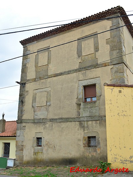 Torre de los Álvarez de las Asturias