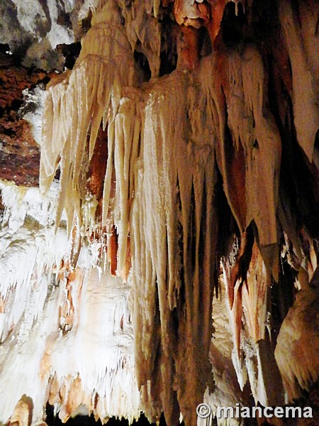 Cuevas del Cerro del Águila