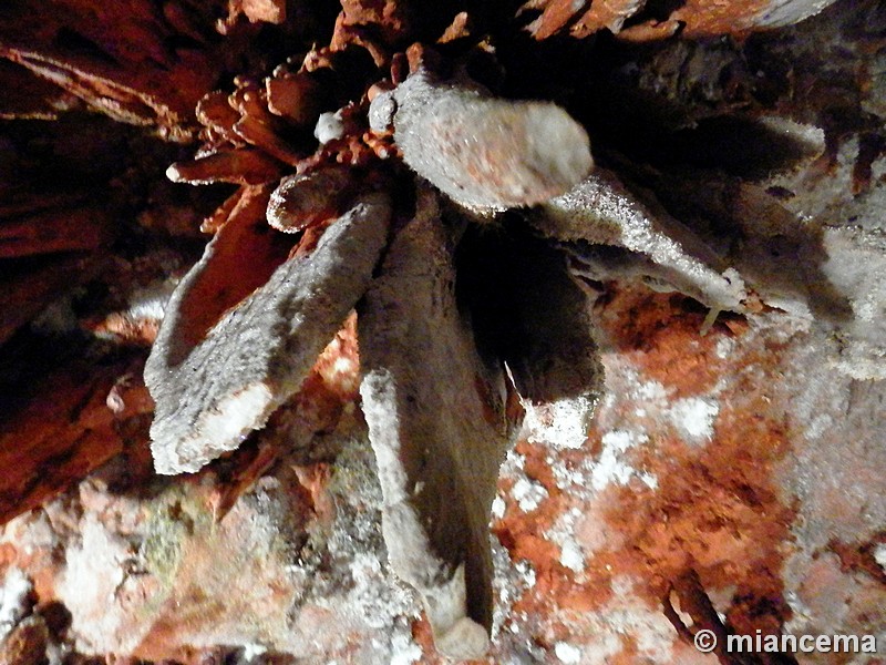 Cuevas del Cerro del Águila