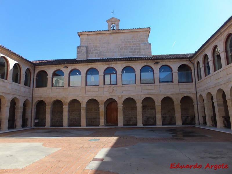 Monasterio fortificado de Santa Clara