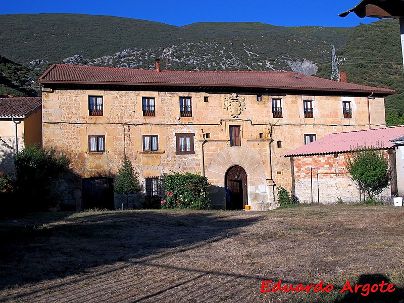 Casa Grande Oteo-Angulo