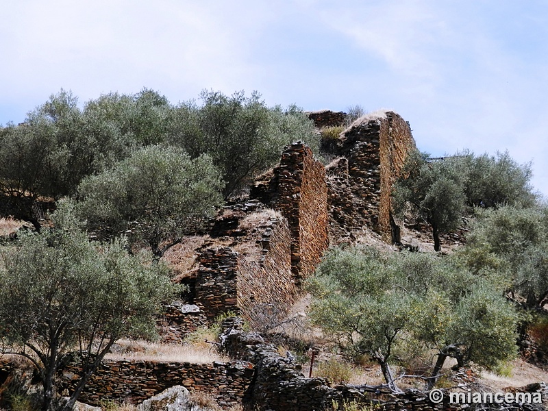 Muralla medieval de Alcántara