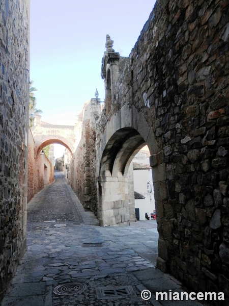 Muralla urbana de Cáceres