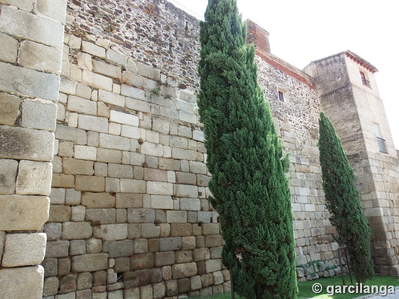 Muralla urbana de Coria