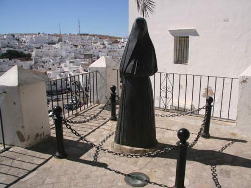 Monumento a la Mujer Cobijada