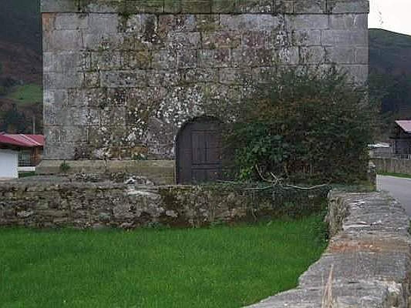 Torre de la antigua iglesia de Ibio