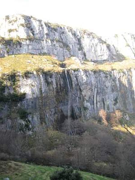 Nacimiento del Asón