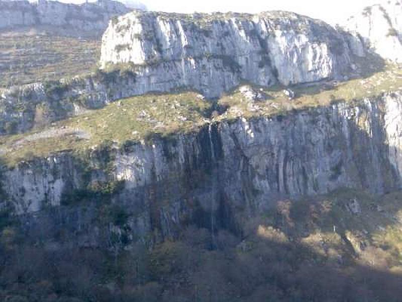 Nacimiento del Asón