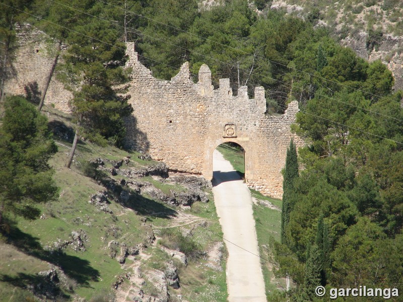 Muralla urbana de Alarcón