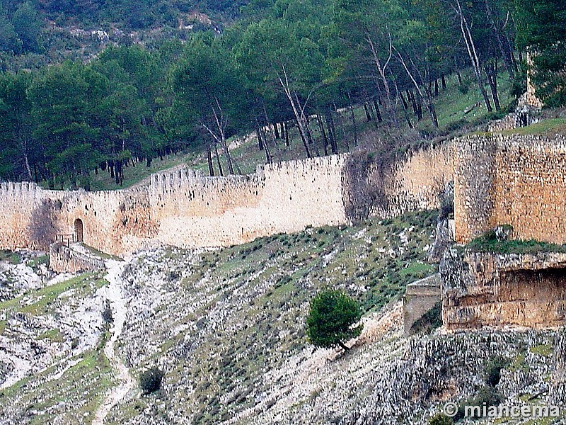 Muralla urbana de Alarcón