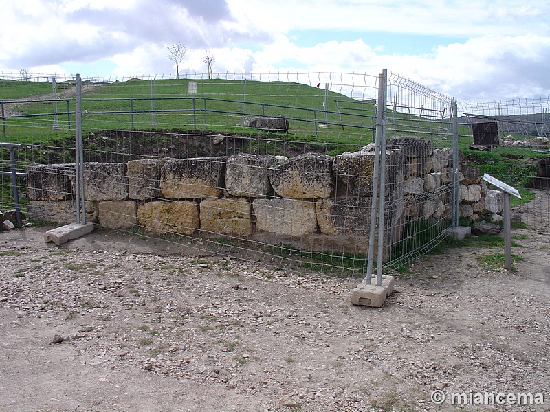 Muralla urbana de Segobriga