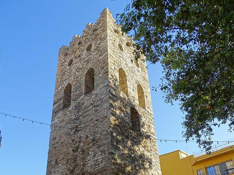 Torre-campanario de la Plaza