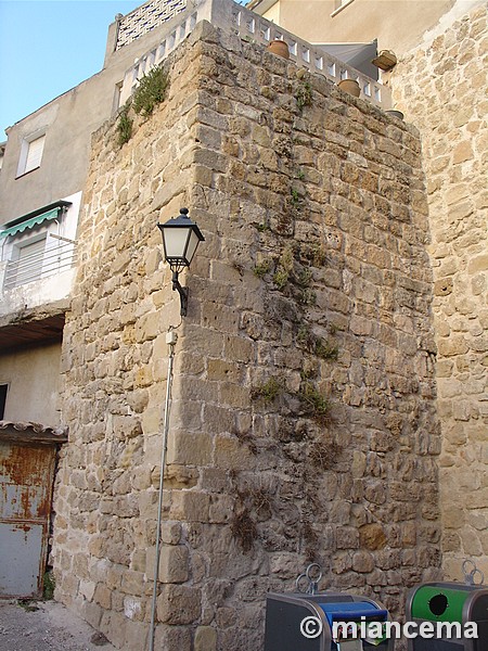 Puerta de la muralla de Zorita de los Canes