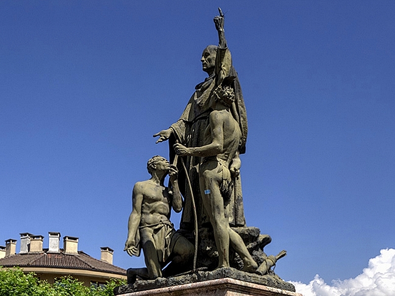 Monumento a Fray Andrés de Urdaneta