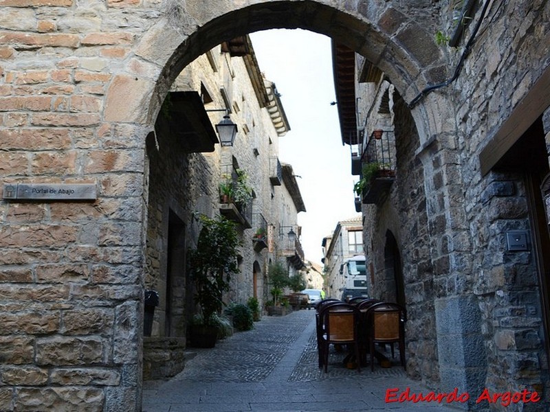 Muralla urbana de Aínsa