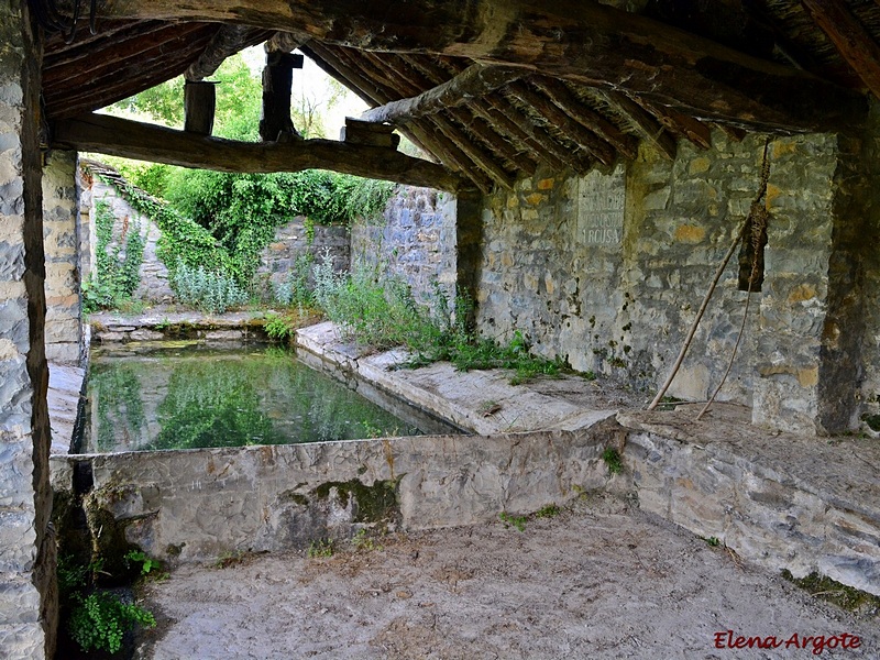 Fuente-abrevadero-lavadero de Arcusa