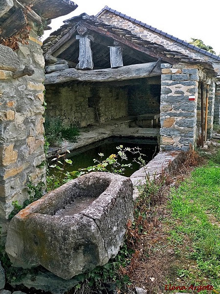 Fuente-abrevadero-lavadero de Arcusa