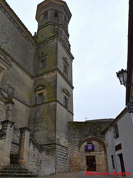 Puerta y Torreón del Barbudo