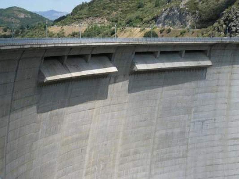 Presa del embalse de Riaño