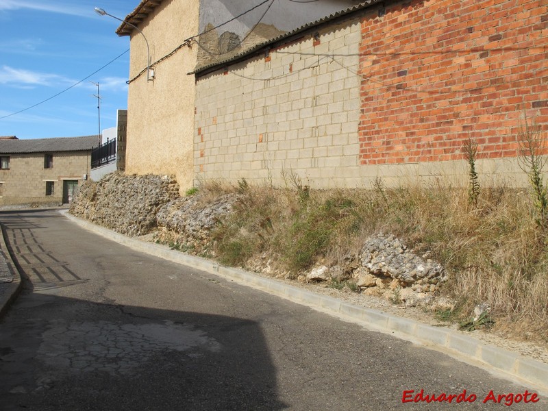 Muralla urbana de Rueda del Almirante