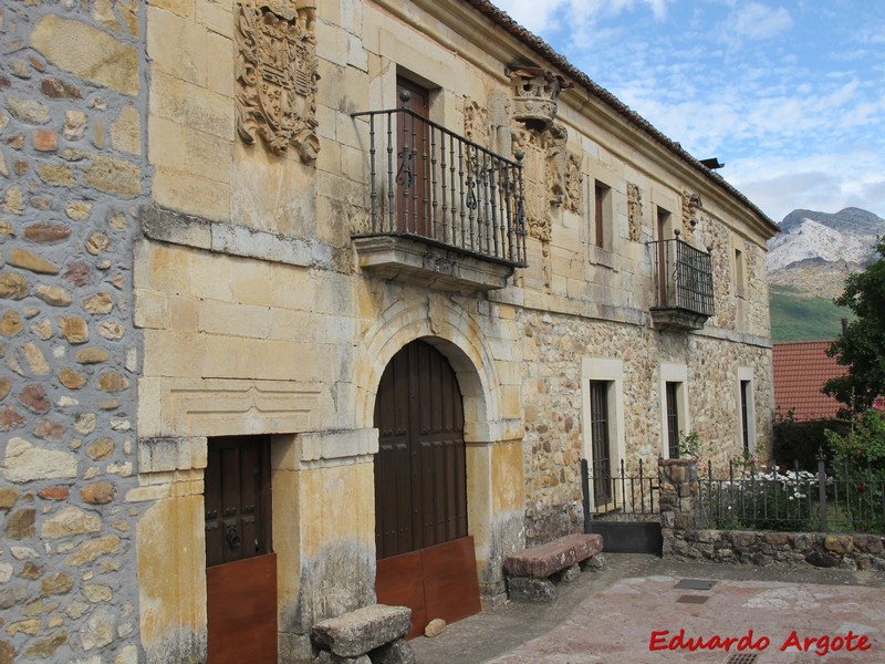 Castillo de los Álvarez Acebedo