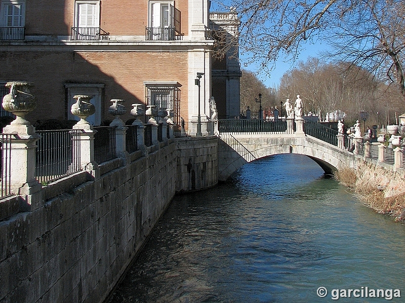 Puente de las Estatuas