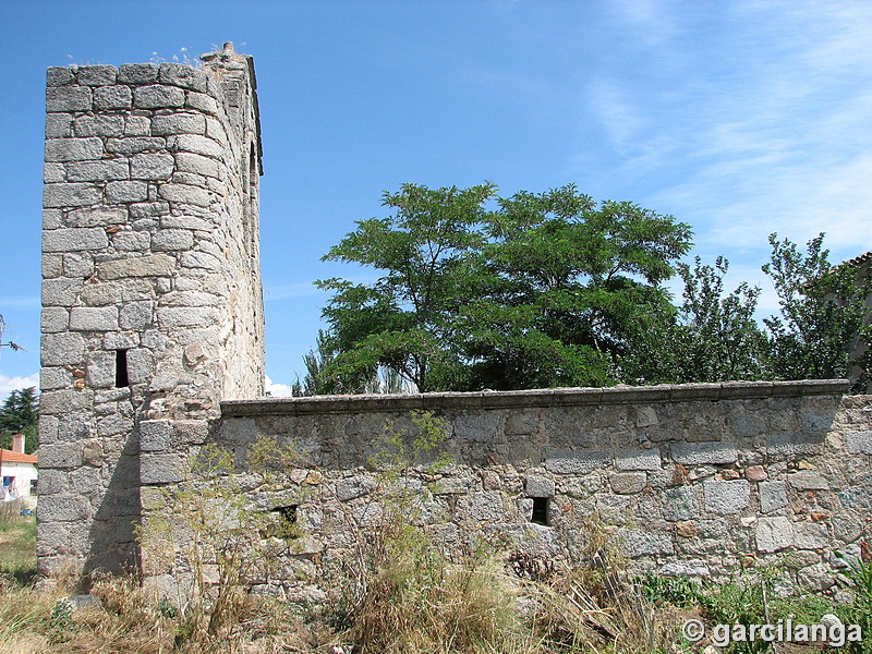 Iglesia fortificada de Navalquejigo