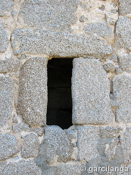 Iglesia fortificada de Navalquejigo