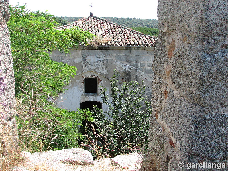 Iglesia fortificada de Navalquejigo