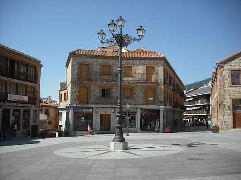 Plaza Mayor de Miraflores de la Sierra