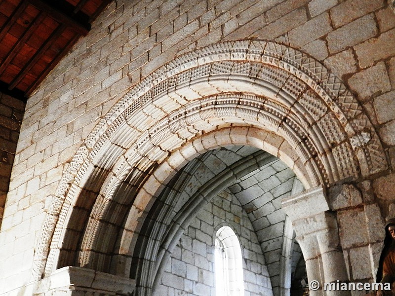 Iglesia de Santa María de Mixos