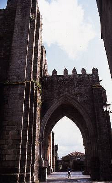 Catedral fortificada de la Asunción