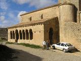 Iglesia románica de San Pedro