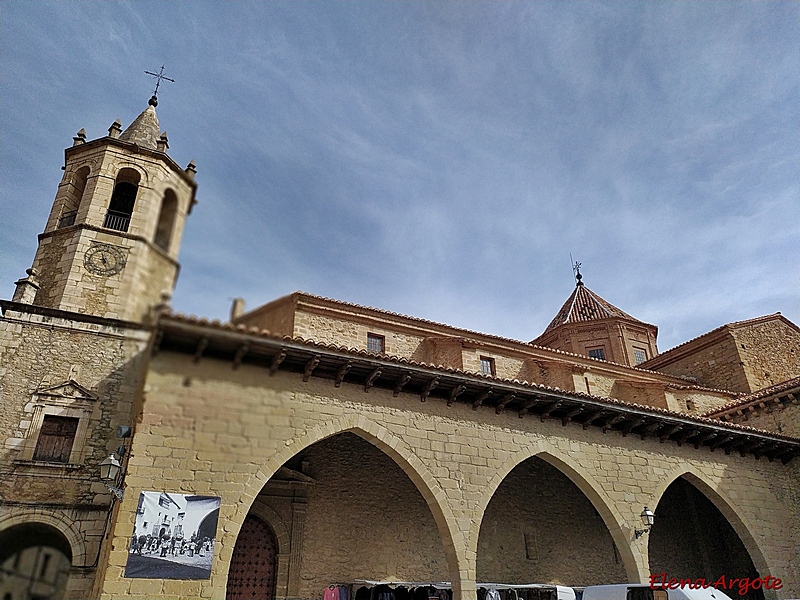 Plaza porticada de Cantavieja