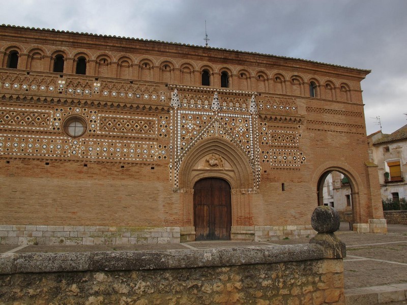 Iglesia fortificada de San Martín de Tours