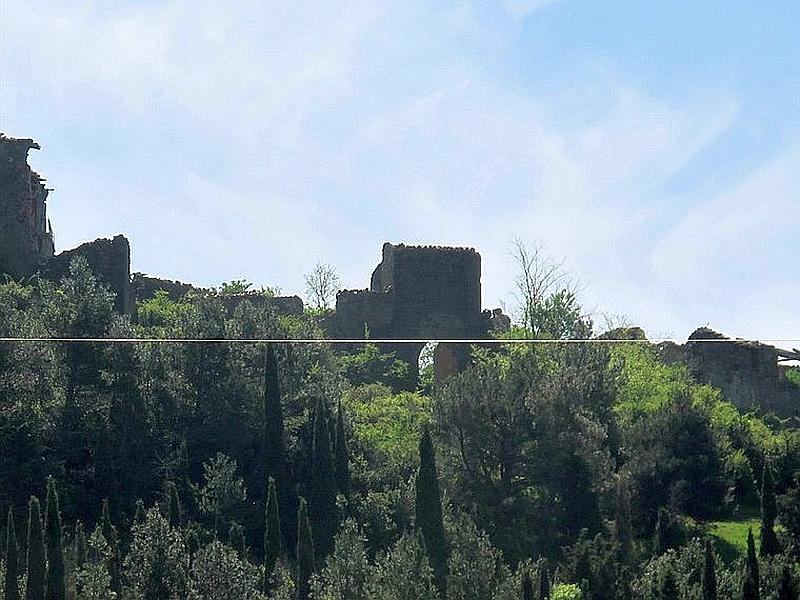 Muralla urbana de Tiermas