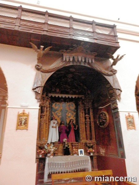 Iglesia fortaleza de San Pedro Apóstol